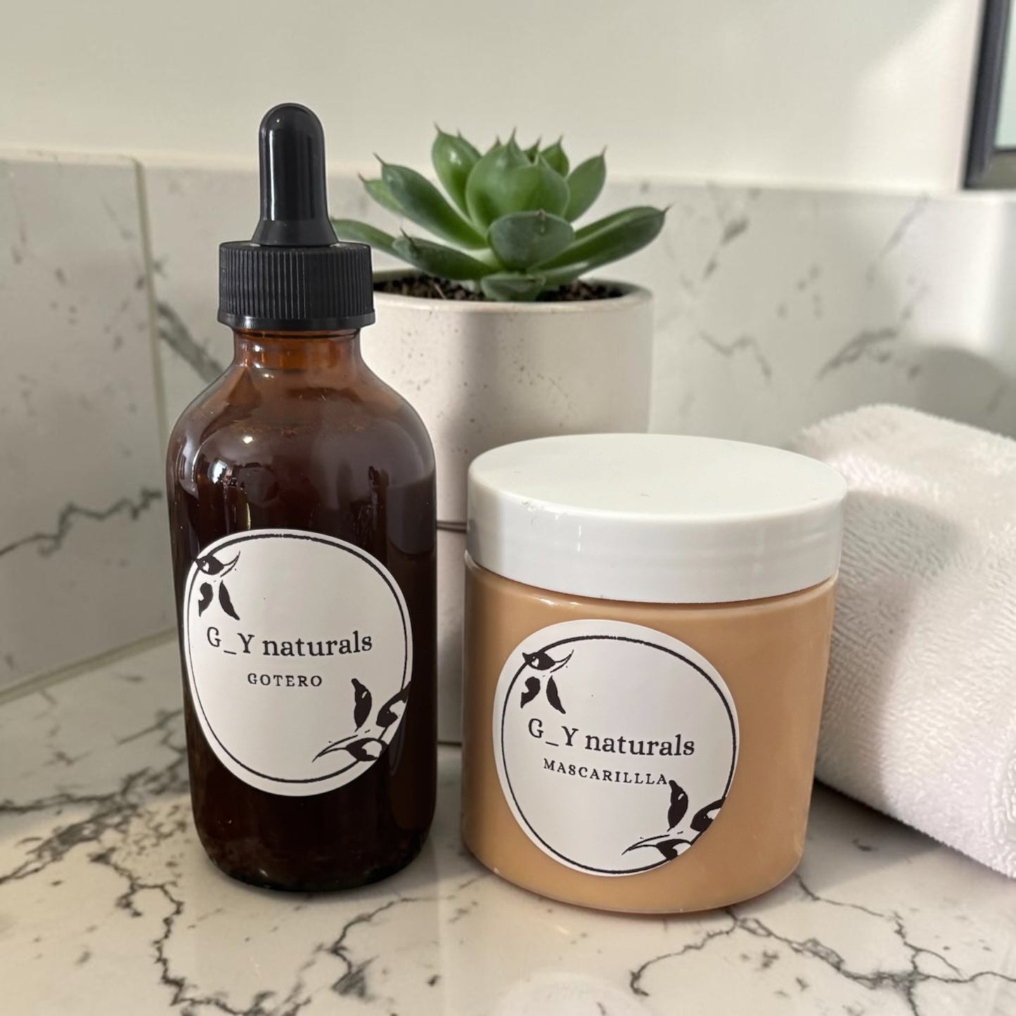Gotero y mascarilla nutritiva para el crecimiento